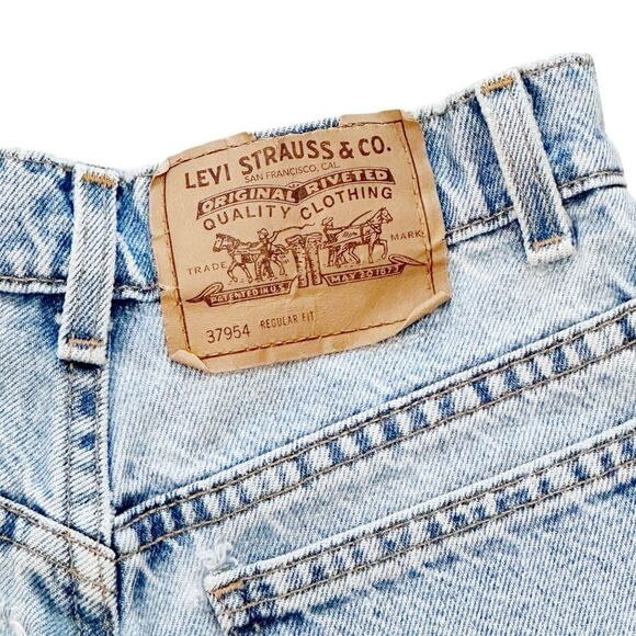 RARE VINTAGE LEVI’S Light Wash High Rise Orange Tab Denim Shorts - Picture 3 of 3